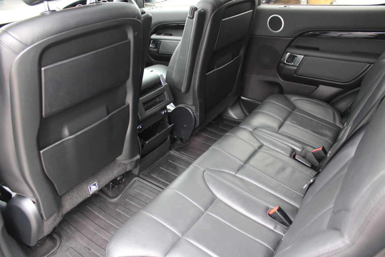 2017 Land Rover Discovery SE £23,995