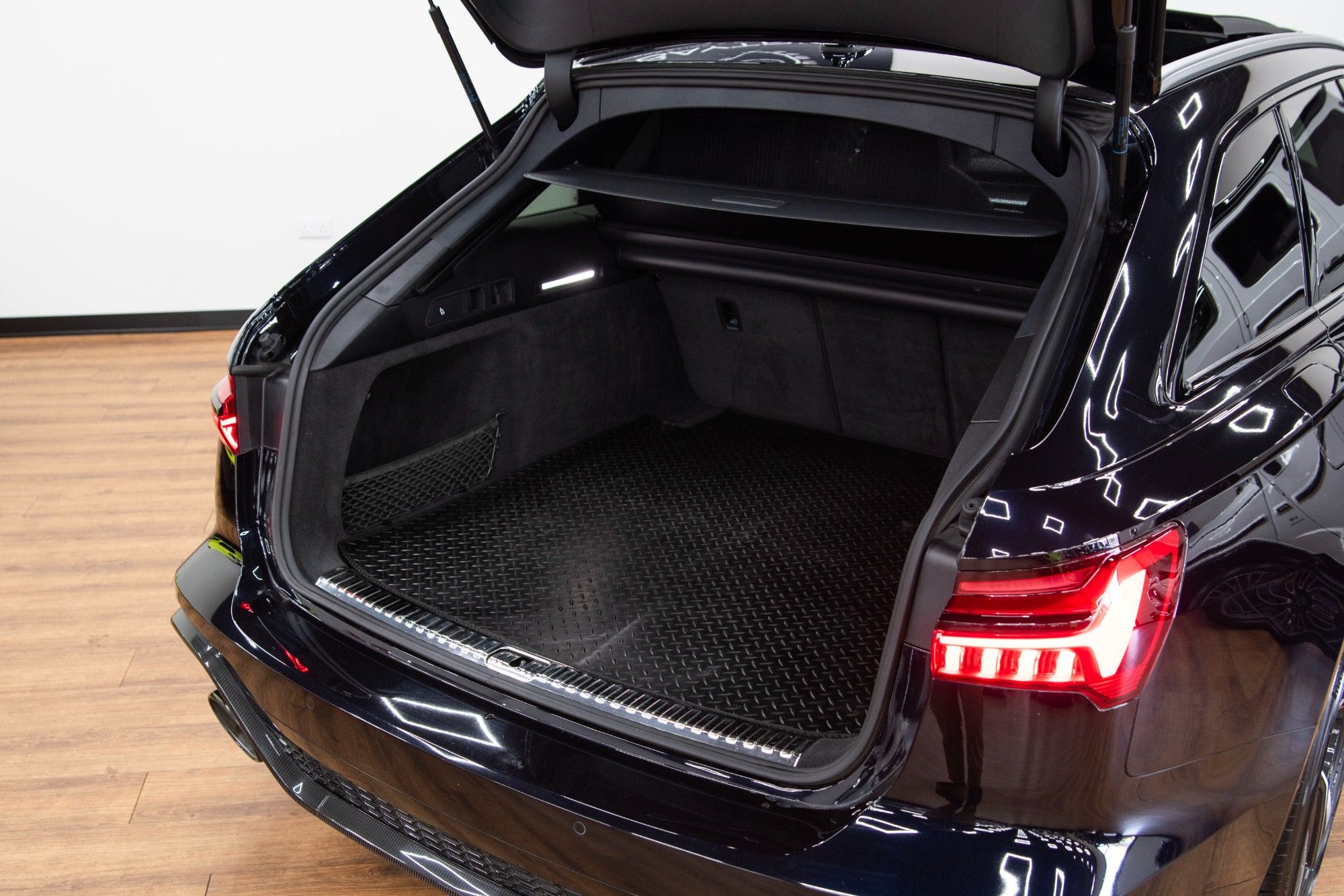 USED 2020 70 AUDI RS6 AVANT 4.0 TFSI V8 Carbon Black 