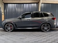USED 2023 23 BMW X5 3.0 50e 25.7kWh M Sport SUV 5dr Petrol Plug-in Hybrid Steptronic xDrive Euro 6 (s/s) (489 ps) HUGE SPEC, PAN ROOF, COMFORT PACKAGE PLUS - 22 INCH ALLOY WHEELS - M SPORT PRO PACKAGE - TECHNOLOGY PACKAGE - AMAZING FINANCE DEALS AVAILABLE
