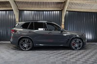 USED 2023 23 BMW X5 3.0 50e 25.7kWh M Sport SUV 5dr Petrol Plug-in Hybrid Steptronic xDrive Euro 6 (s/s) (489 ps) HUGE SPEC, PAN ROOF, COMFORT PACKAGE PLUS - 22 INCH ALLOY WHEELS - M SPORT PRO PACKAGE - TECHNOLOGY PACKAGE - AMAZING FINANCE DEALS AVAILABLE
