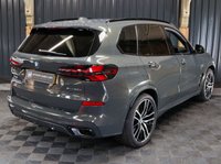 USED 2023 23 BMW X5 3.0 50e 25.7kWh M Sport SUV 5dr Petrol Plug-in Hybrid Steptronic xDrive Euro 6 (s/s) (489 ps) HUGE SPEC, PAN ROOF, COMFORT PACKAGE PLUS - 22 INCH ALLOY WHEELS - M SPORT PRO PACKAGE - TECHNOLOGY PACKAGE - AMAZING FINANCE DEALS AVAILABLE