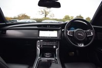 USED 2018 18 JAGUAR XF 3.0d V6 S Saloon 4dr Diesel Auto Euro 6 (s/s) (300 ps) PAN ROOF / PRO NAV / MERIDIAN