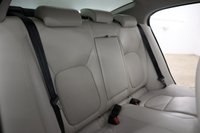 USED 2015 65 JAGUAR XE 2.0d Portfolio Saloon 4dr Diesel Auto Euro 6 (s/s) (180 ps) 