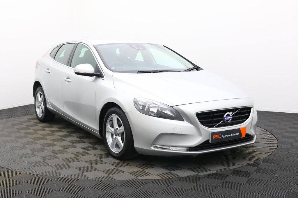 USED 2015 65 VOLVO V40 1.5 T2 SE Hatchback 5dr Petrol Auto Euro 6 (s/s) (122 ps) DAB Cruise Control
