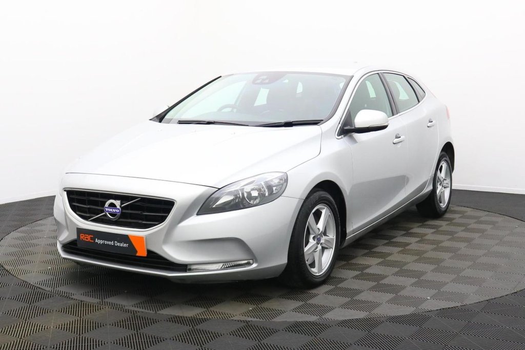 USED 2015 65 VOLVO V40 1.5 T2 SE Hatchback 5dr Petrol Auto Euro 6 (s/s) (122 ps) DAB Cruise Control