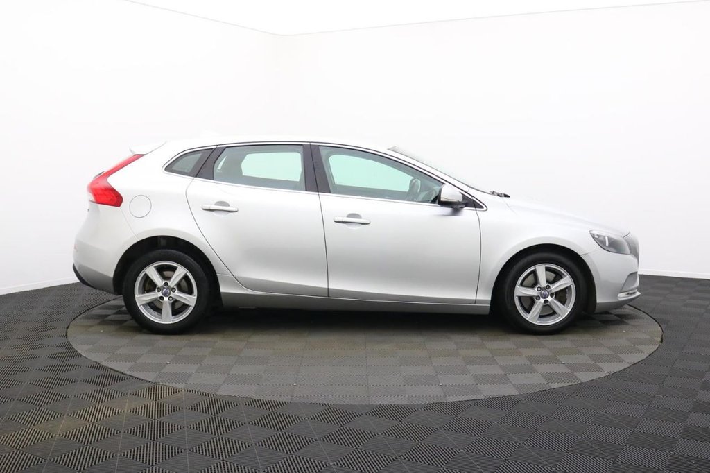 USED 2015 65 VOLVO V40 1.5 T2 SE Hatchback 5dr Petrol Auto Euro 6 (s/s) (122 ps) DAB Cruise Control