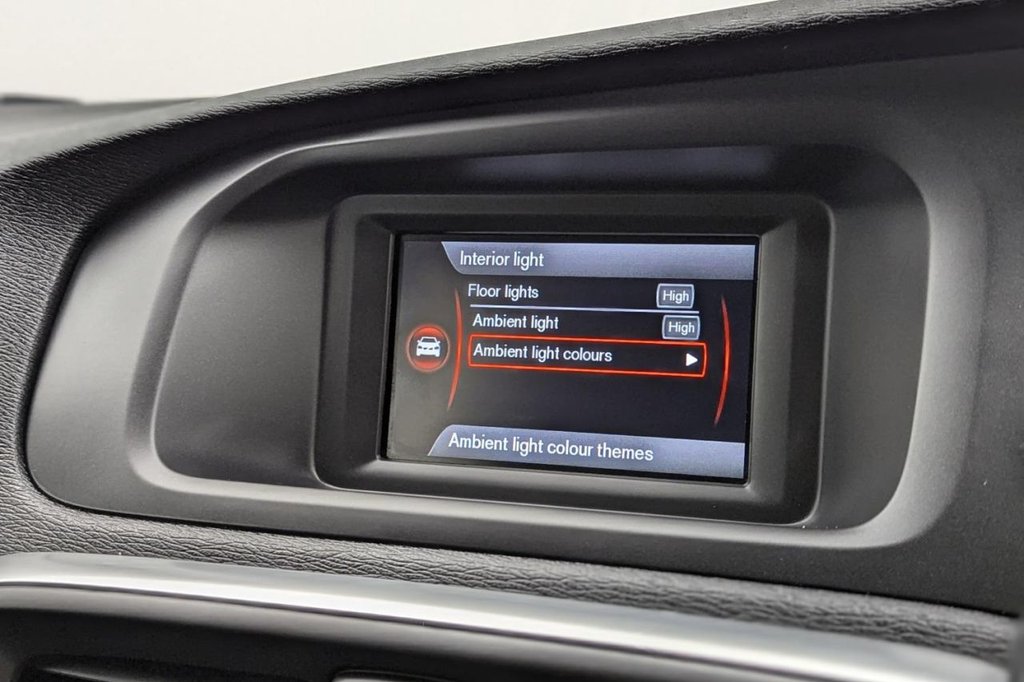 USED 2015 65 VOLVO V40 1.5 T2 SE Hatchback 5dr Petrol Auto Euro 6 (s/s) (122 ps) DAB Cruise Control