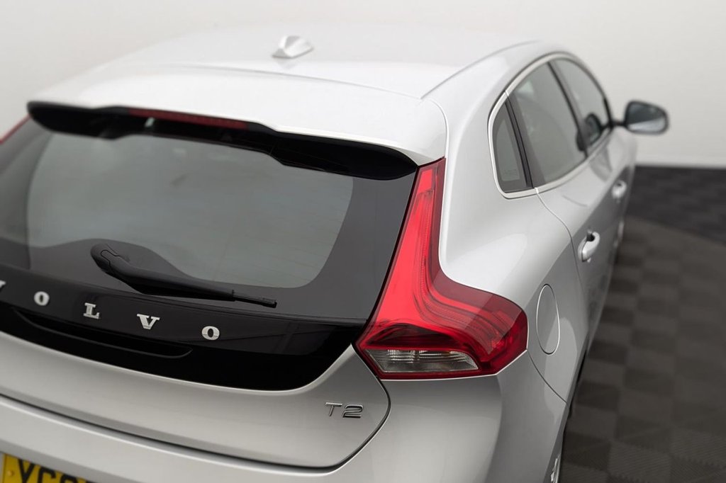USED 2015 65 VOLVO V40 1.5 T2 SE Hatchback 5dr Petrol Auto Euro 6 (s/s) (122 ps) DAB Cruise Control