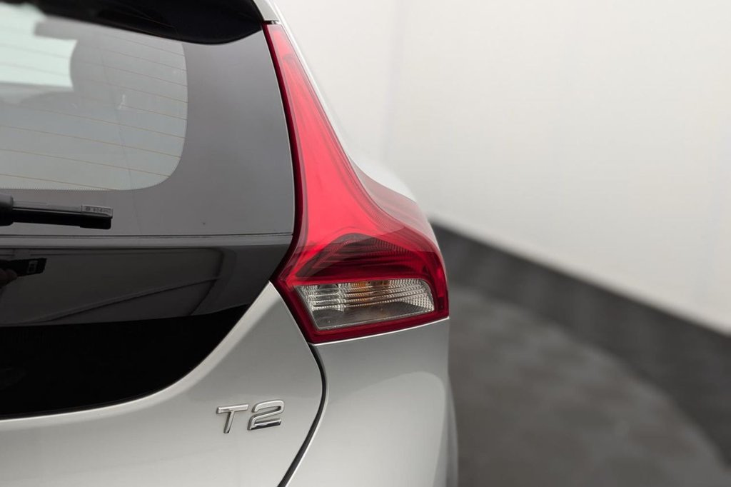 USED 2015 65 VOLVO V40 1.5 T2 SE Hatchback 5dr Petrol Auto Euro 6 (s/s) (122 ps) DAB Cruise Control