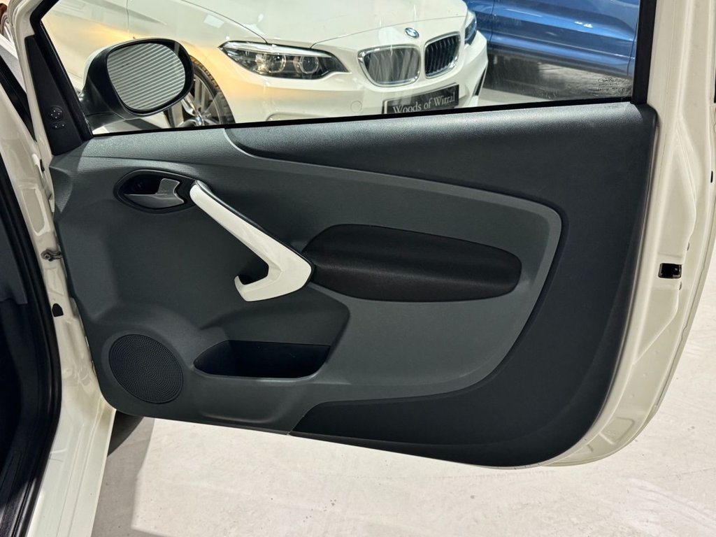 USED 2016 16 FORD KA 1.2 Zetec White Edition Hatchback 3dr Petrol Manual Euro 6 (s/s) (69 ps) BLACK ALLOYS+ B/TOOTH+PRIVACY