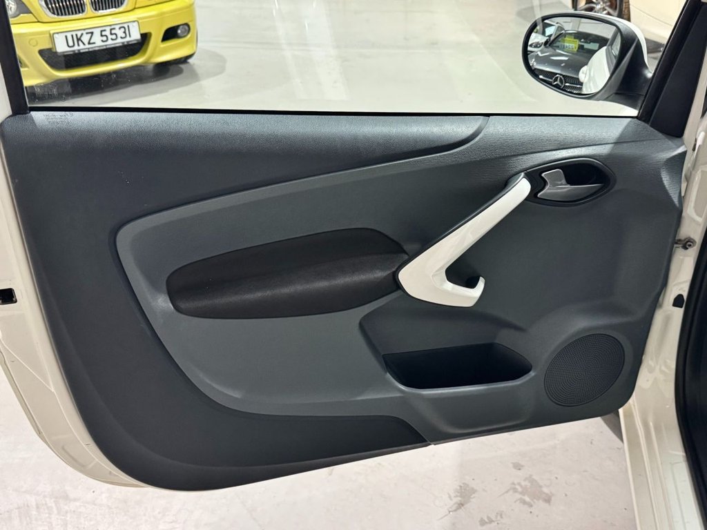 USED 2016 16 FORD KA 1.2 Zetec White Edition Hatchback 3dr Petrol Manual Euro 6 (s/s) (69 ps) BLACK ALLOYS+ B/TOOTH+PRIVACY