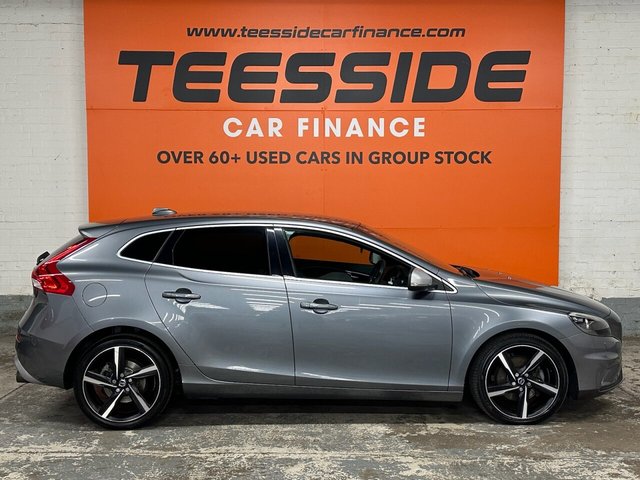 View our VOLVO V40