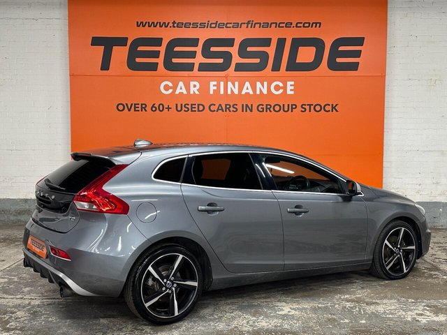 View our VOLVO V40