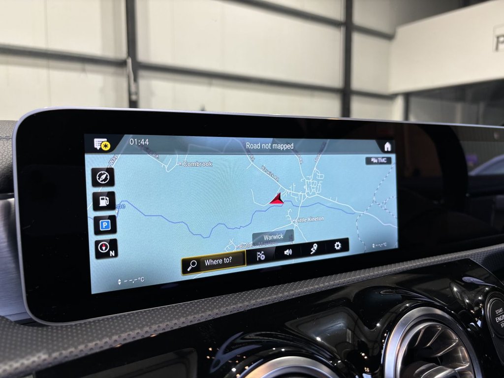USED 2019 P MERCEDES-BENZ A-CLASS 2.0 A35 AMG (Premium Plus) Hatchback 5dr Petrol SpdS DCT 4MATIC Euro 6 (s/s) (306 ps) AERO KIT|PAN ROOF|2YR WARRANTY