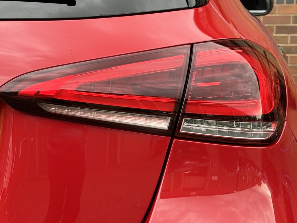 USED 2019 P MERCEDES-BENZ A-CLASS 2.0 A35 AMG (Premium Plus) Hatchback 5dr Petrol SpdS DCT 4MATIC Euro 6 (s/s) (306 ps) AERO KIT|PAN ROOF|2YR WARRANTY