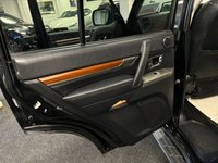 USED 2011 61 MITSUBISHI SHOGUN 3.2 DI-DC SG3 SUV 5dr Diesel Auto 4WD Euro 5 LWB (197 ps) 