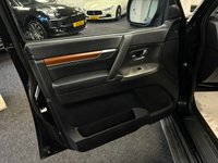 USED 2011 61 MITSUBISHI SHOGUN 3.2 DI-DC SG3 SUV 5dr Diesel Auto 4WD Euro 5 LWB (197 ps) 