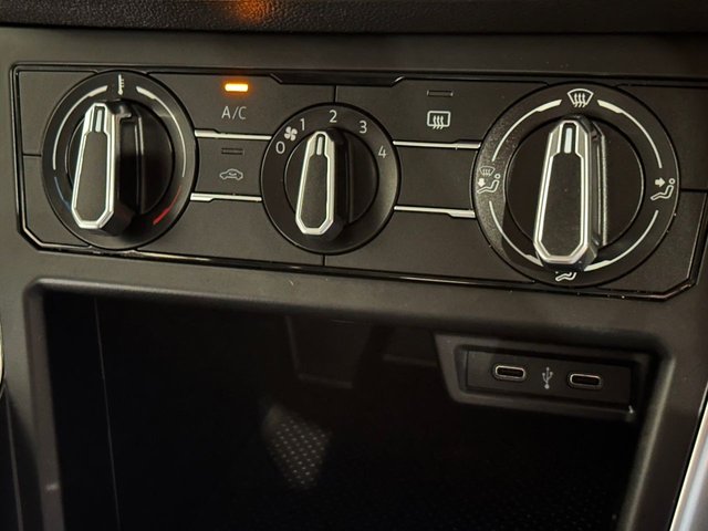 View our VOLKSWAGEN POLO