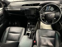 USED 2023 23 TOYOTA HILUX 2.8 D-4D Invincible X Pickup Double Cab 4dr Diesel Auto 4WD Euro 6 (s/s) (204 ps) FANTASTIC CONDITION-TOYOTA WARRANTY