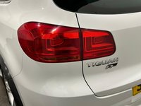 USED 2014 64 VOLKSWAGEN TIGUAN 2.0 TDI BlueMotion Tech R-Line SUV 5dr Diesel Manual 4WD Euro 5 (s/s) (Nav) (140 ps) 2.0 Tiquan R - Line 4MOTION 4WD  Navigation, Park Sensors Front / Rear, Two Tone R - Line Interior Complete Service Record