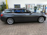 USED 2013 13 BMW 3 SERIES 2.0 320i Luxury Touring 5dr Petrol Auto xDrive Euro 6 (s/s) (184 ps) STUNNING EXAMPLE PROFESSIONAL SAT NAV HEATED LEATHER ELECTRIC MEMORY SEATS CRUISE CONTROL PARKING SENSORS 2 OWNERS SERVICE HISTORY