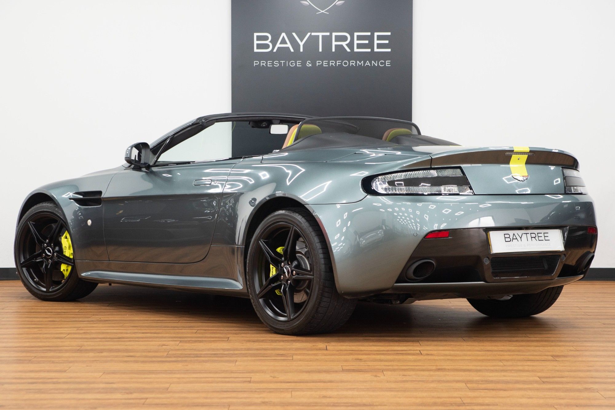 USED 2018 18 ASTON MARTIN VANTAGE 4.7 V8 AMR Roadster Manual 