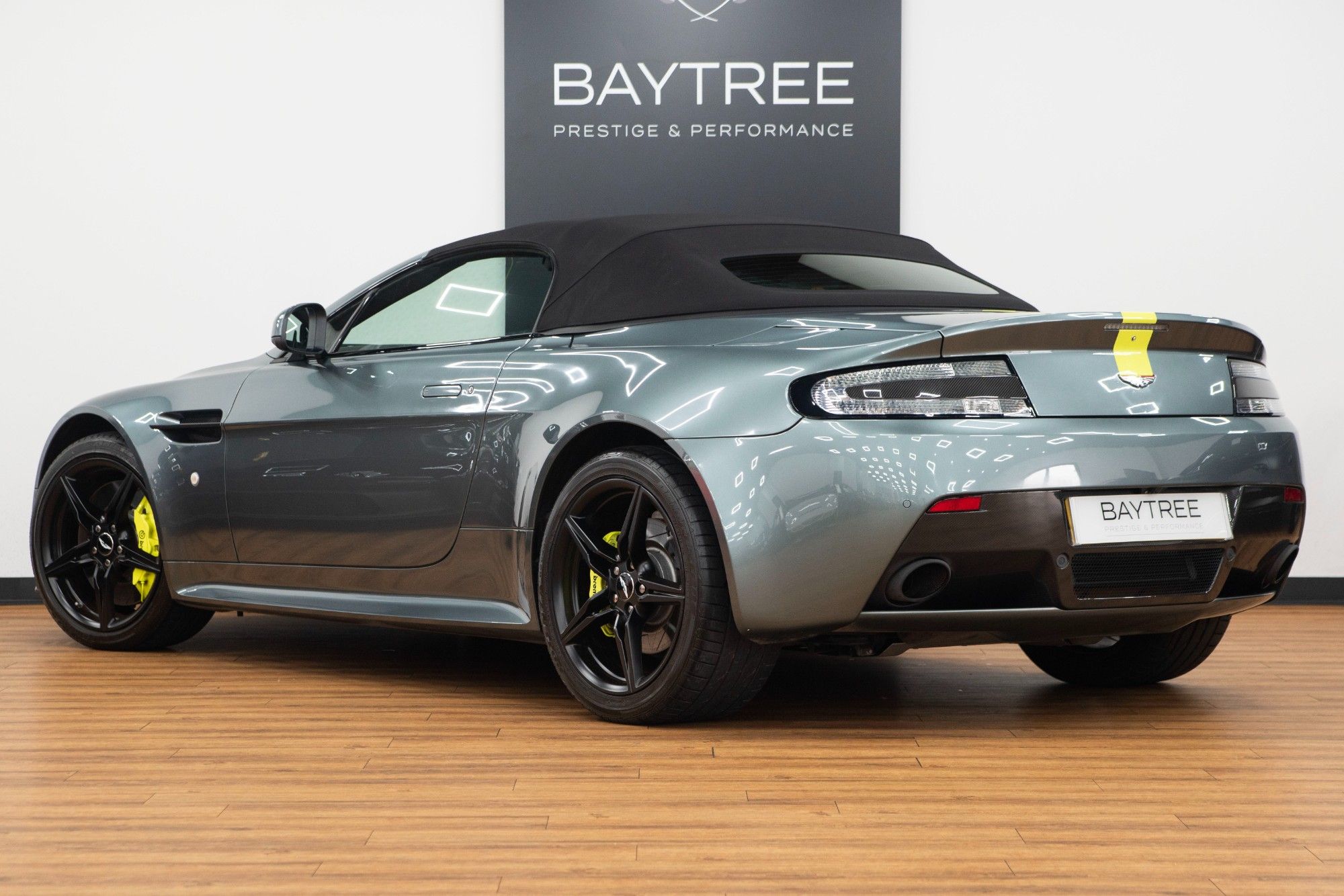 USED 2018 18 ASTON MARTIN VANTAGE 4.7 V8 AMR Roadster Manual 
