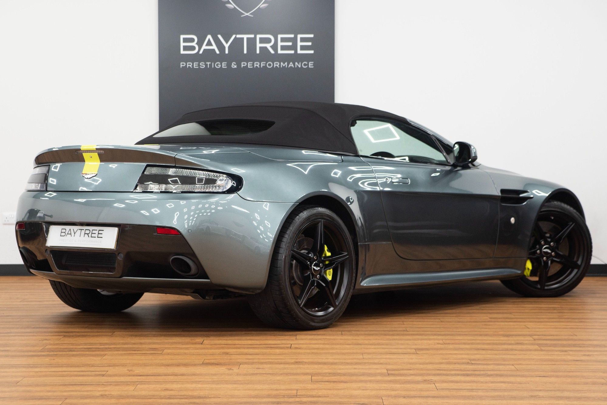 USED 2018 18 ASTON MARTIN VANTAGE 4.7 V8 AMR Roadster Manual 