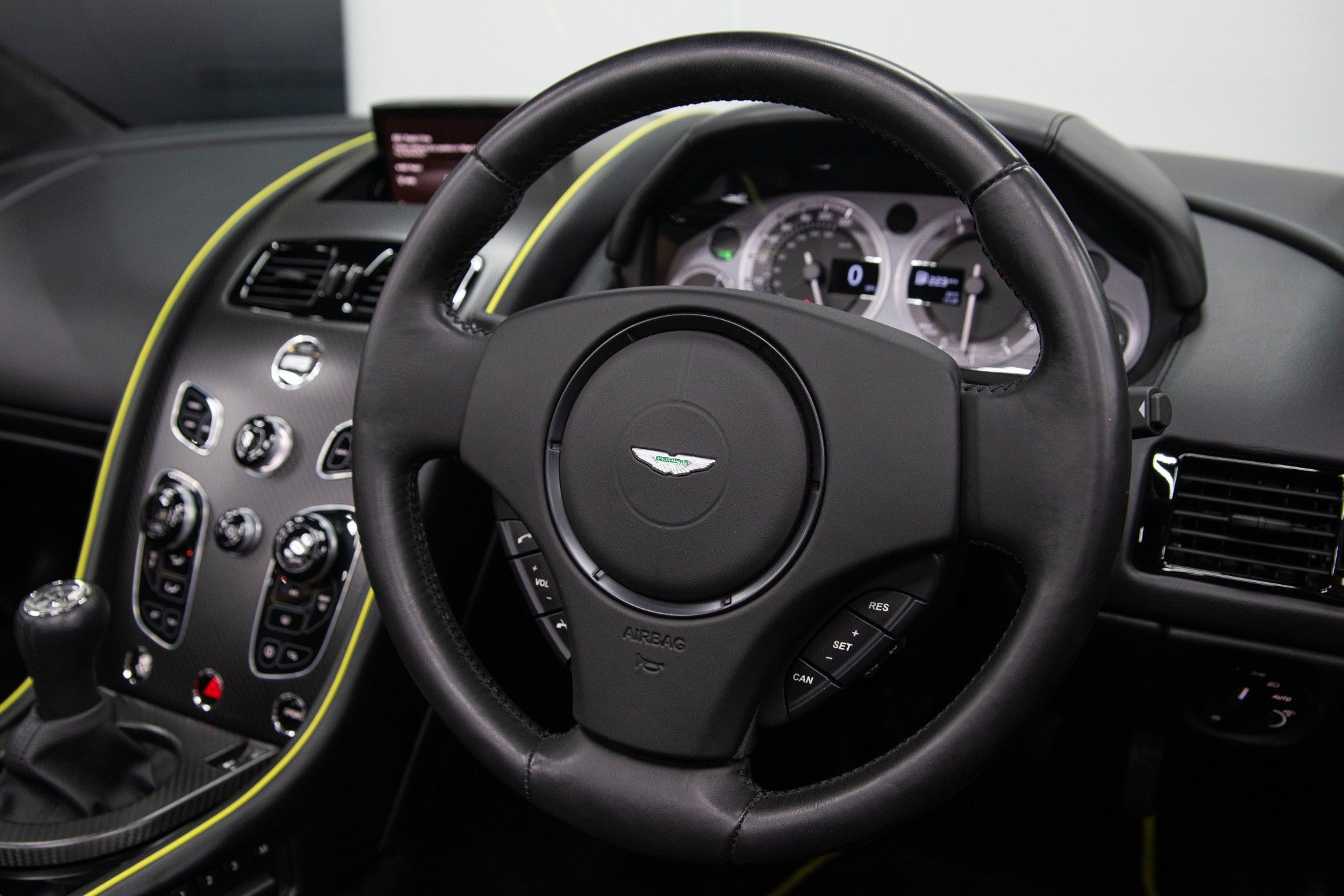 USED 2018 18 ASTON MARTIN VANTAGE 4.7 V8 AMR Roadster Manual 