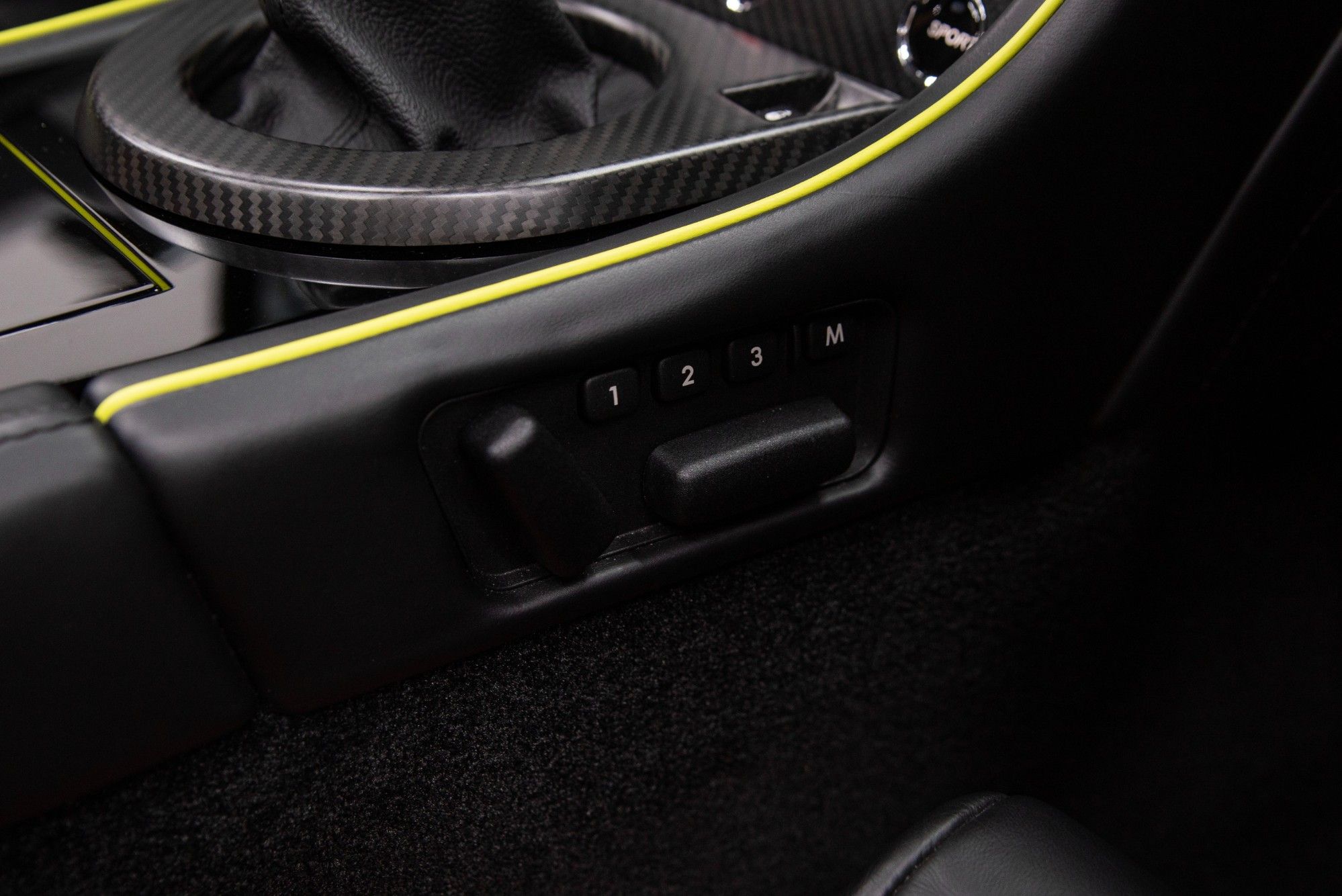 USED 2018 18 ASTON MARTIN VANTAGE 4.7 V8 AMR Roadster Manual 