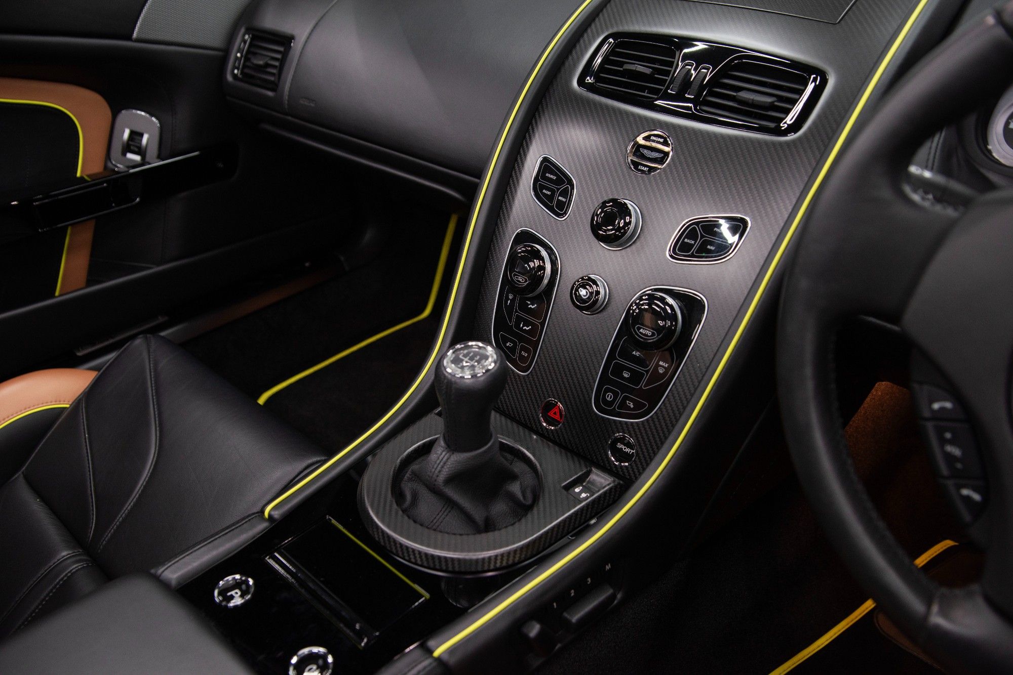 USED 2018 18 ASTON MARTIN VANTAGE 4.7 V8 AMR Roadster Manual 