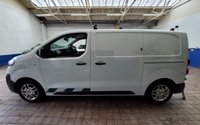 USED 2020 70 VAUXHALL VIVARO-E 3100 75kWh Dynamic Panel Van 5dr Electric Auto L1 H1 (136 ps) 3 SEAT APP SAT NAV REAR CAMERA CRUISE CONTROL PARKING SENSORS 2 OWNER GENUINE LOW MILES WE CAN REMOVE SHELVING RACKING LIGHTING LIVERY/GRAPHICS UPON REQUEST