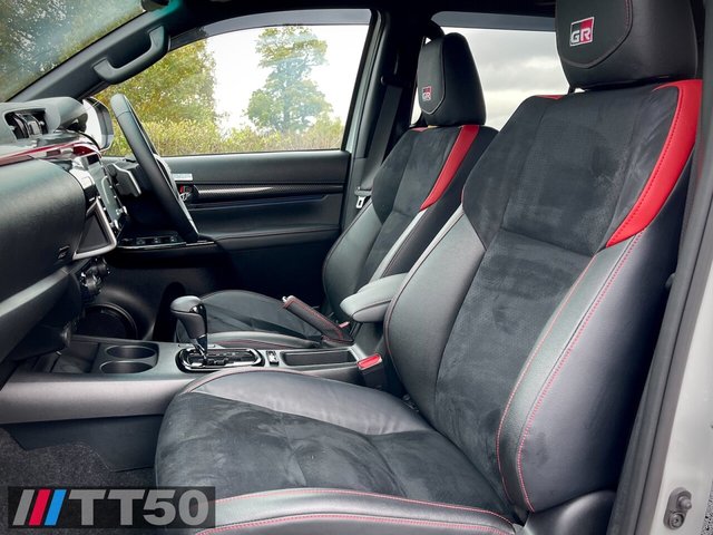 2023 TOYOTA HI-LUX - Photo 4