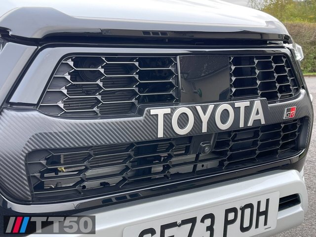 2023 TOYOTA HI-LUX - Photo 6