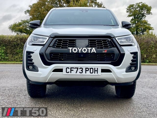 2023 TOYOTA HI-LUX - Photo 9