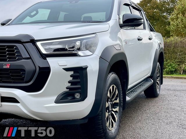 2023 TOYOTA HI-LUX - Photo 12