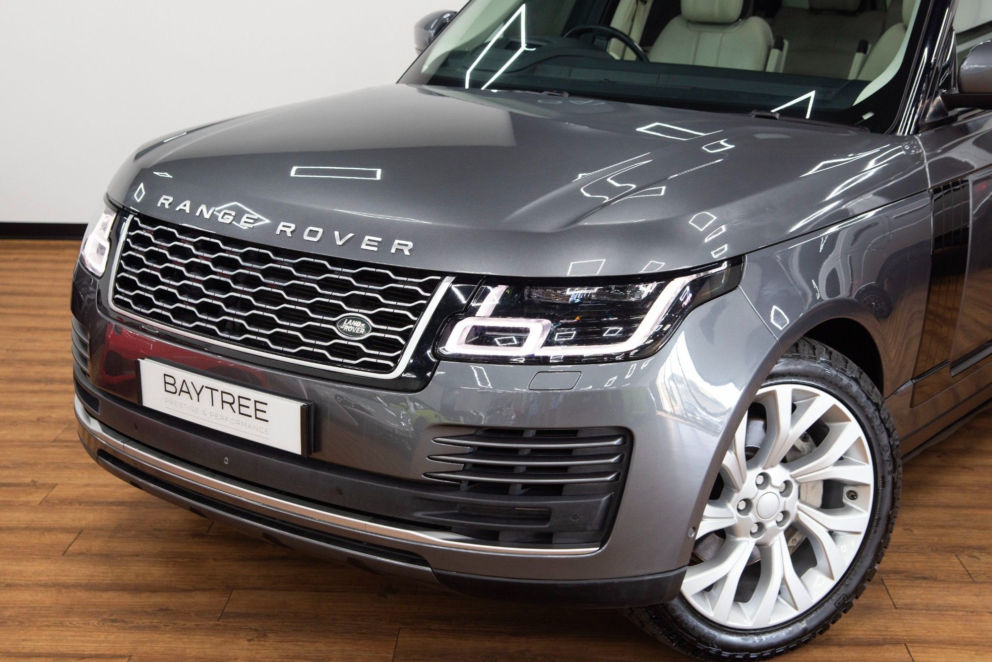 USED 2018 67 LAND ROVER RANGE ROVER 3.0 V6 Vogue SE  