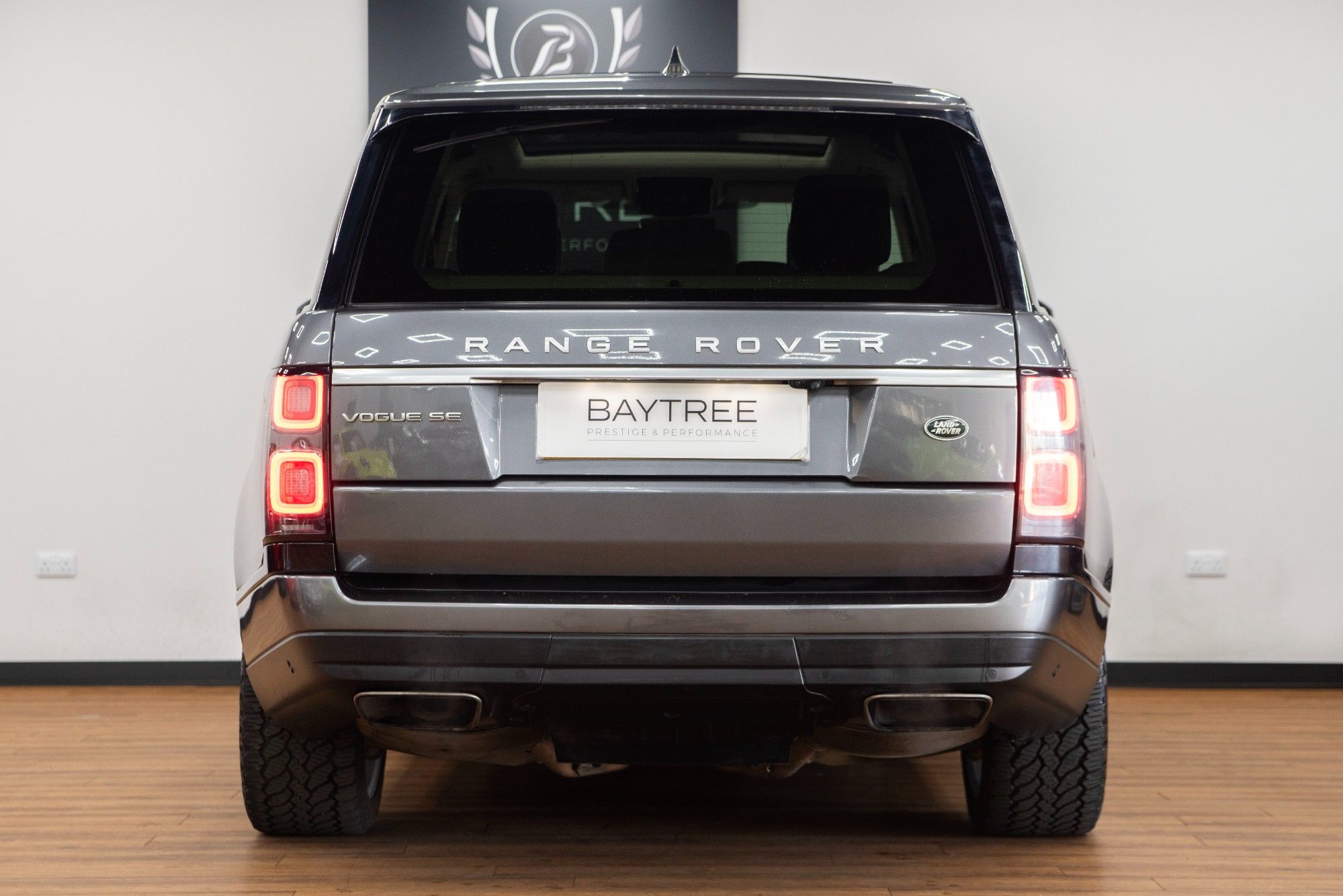 USED 2018 67 LAND ROVER RANGE ROVER 3.0 V6 Vogue SE  