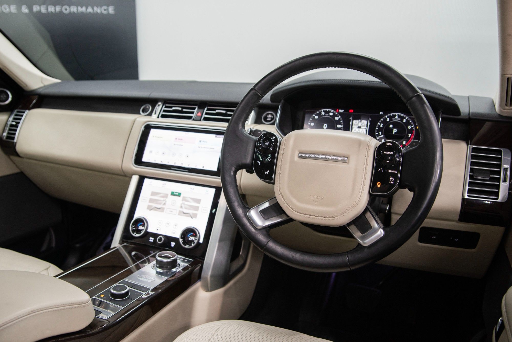 USED 2018 67 LAND ROVER RANGE ROVER 3.0 V6 Vogue SE  
