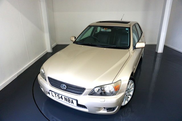 2004 54 Lexus Is 2.0 200 SE Saloon-LOVELY LOW MILEAGE-JUST HAD A CAM BELT CHANGE JAN 2025-ONE OWNER FROM NEW-HEATED BLACK LEATHER-ELECTRIC SUNROOF-UNMAKRED 17