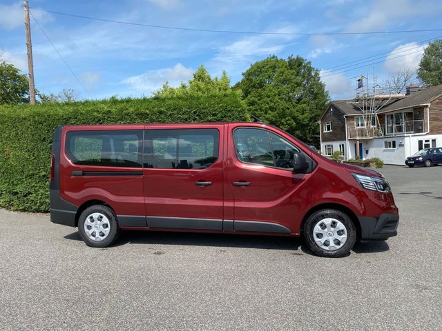 2024 RENAULT TRAFIC - Photo 11