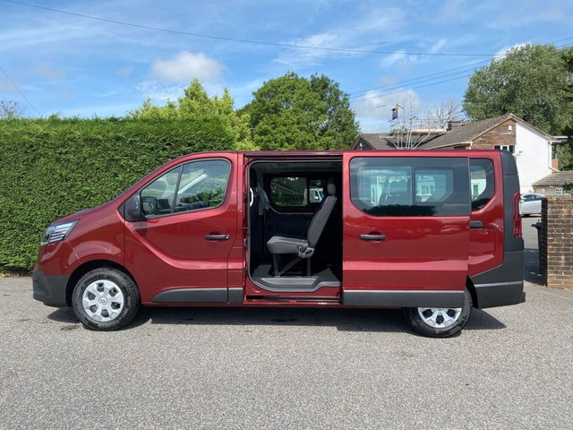 2024 RENAULT TRAFIC - Photo 6