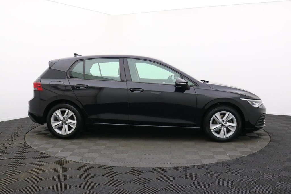 USED 2021 21 VOLKSWAGEN GOLF 1.5 TSI Life Hatchback 5dr Petrol Manual Euro 6 (s/s) (150 ps) Apple Car Play F&R park assist