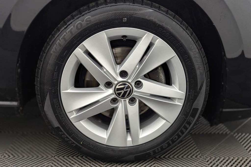 USED 2021 21 VOLKSWAGEN GOLF 1.5 TSI Life Hatchback 5dr Petrol Manual Euro 6 (s/s) (150 ps) Apple Car Play F&R park assist