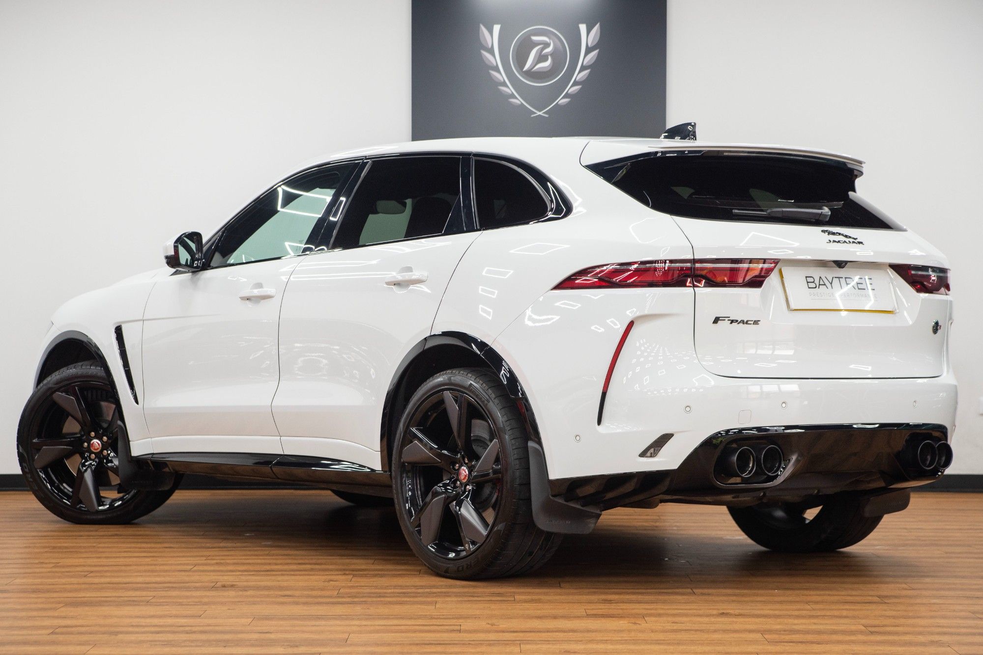 USED 2022 22 JAGUAR F-PACE 5.0 P550 V8 SVR 