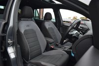 USED 2017 67 VOLKSWAGEN GOLF 1.5 TSI EVO R-Line Hatchback 5dr Petrol DSG Euro 6 (s/s) (150 ps) PAN ROOF / DIG DASH / DYNAUDIO