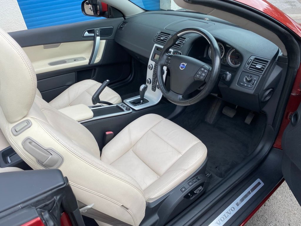 USED 2010 10 VOLVO C70 2.0 D3 SE Lux Convertible 2dr Diesel Geartronic Euro 5 (150 ps) LOW MILEAGE/ FULL SERVICE HISTORY