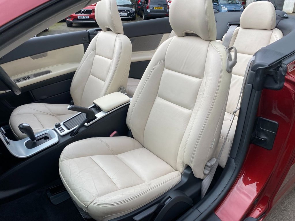 USED 2010 10 VOLVO C70 2.0 D3 SE Lux Convertible 2dr Diesel Geartronic Euro 5 (150 ps) LOW MILEAGE/ FULL SERVICE HISTORY