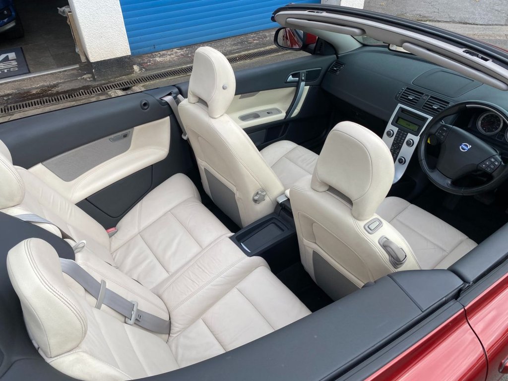 USED 2010 10 VOLVO C70 2.0 D3 SE Lux Convertible 2dr Diesel Geartronic Euro 5 (150 ps) LOW MILEAGE/ FULL SERVICE HISTORY
