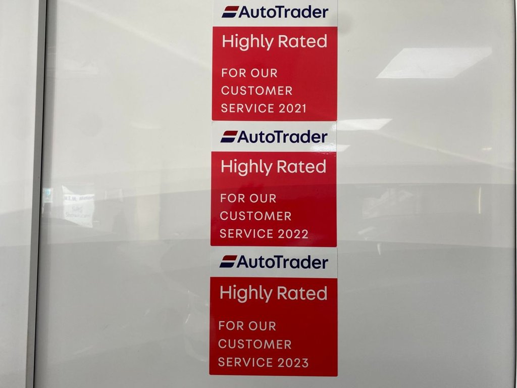 USED 2015 65 VOLVO V40 2.0 D2 SE Lux Nav Hatchback 5dr Diesel Manual Euro 6 (s/s) (120 ps) DRIVERS SUPPORT PACK / WINTER PACK